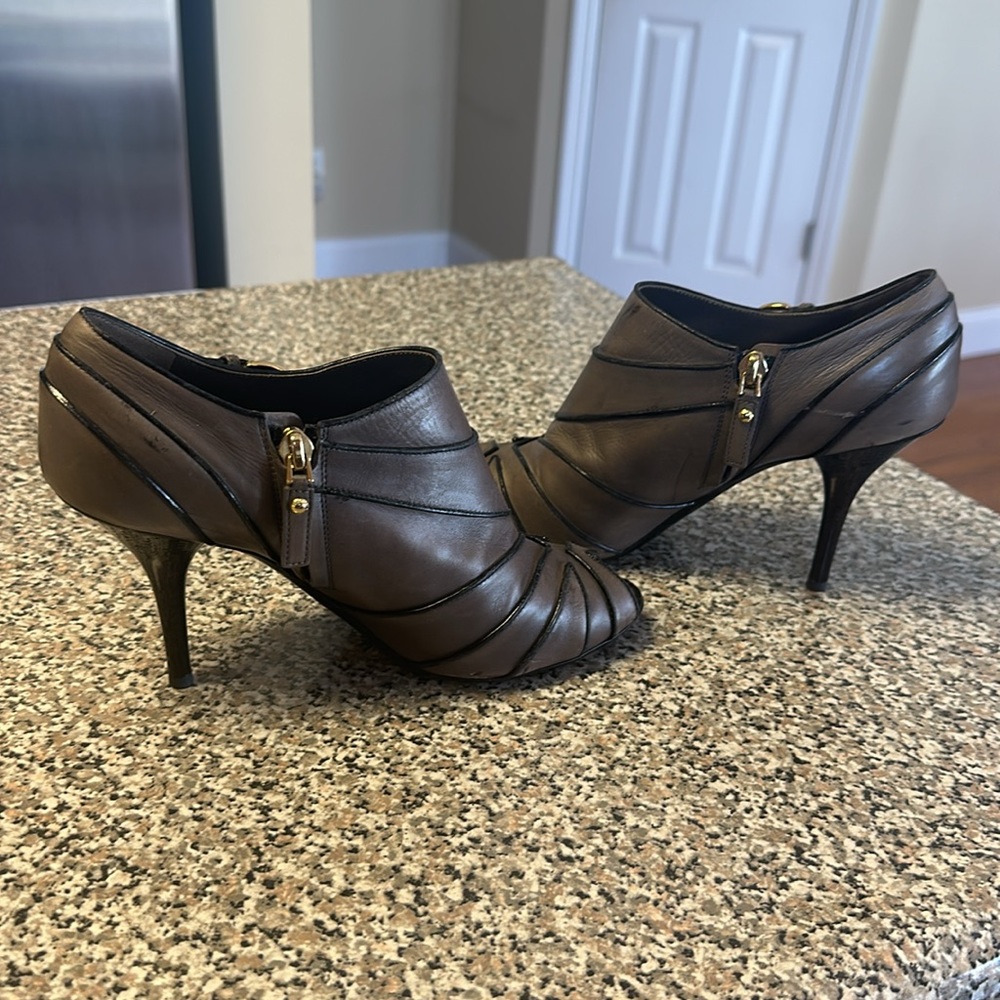 Louis Vuitton Peep Toe Booties EU 37 - Picture 6 of 16